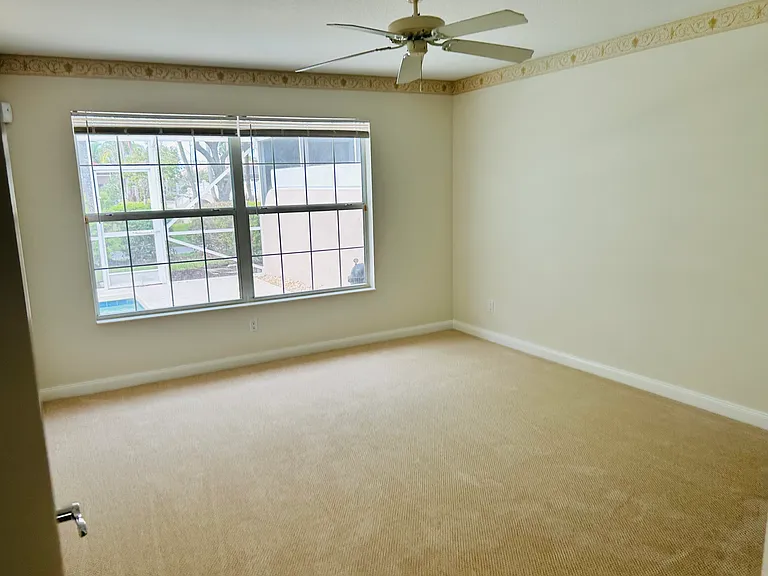 15401 Orlanda Dr — Photo 15