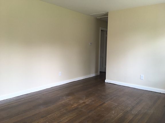 5th image of 1806 Parlow Dr