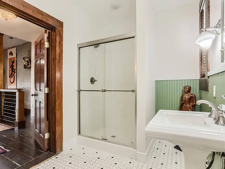 1818 Gaylord St — Photo 32