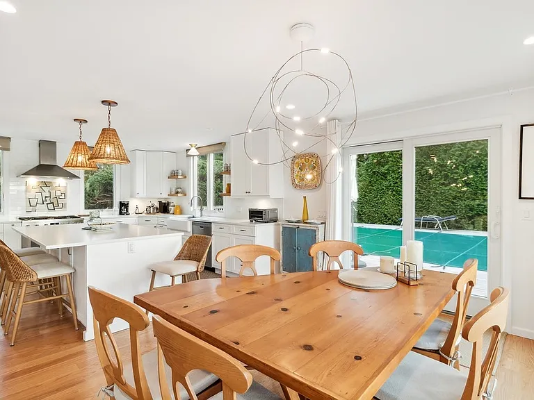 102 Mill Pond Ln — Photo 8