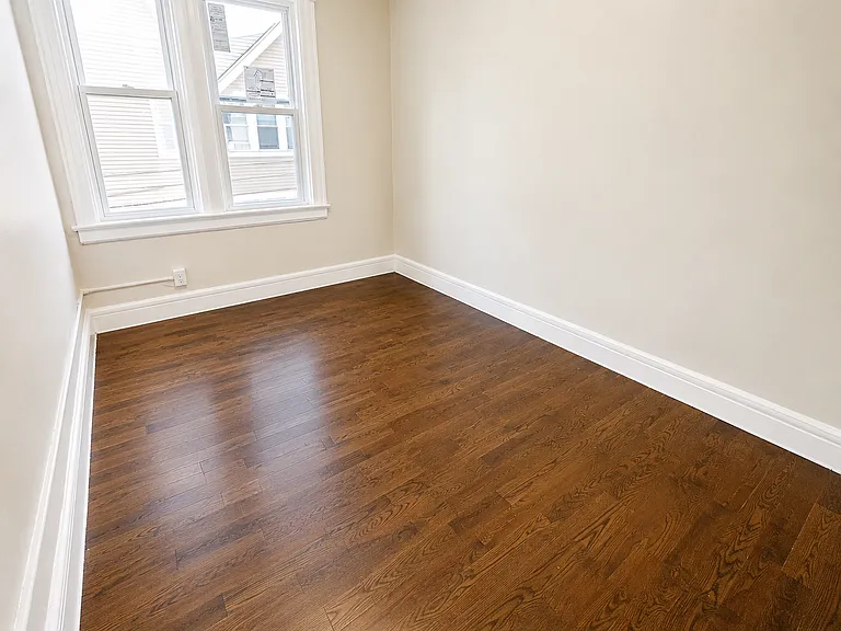 13-15 McKay Ave #2L — Photo 15