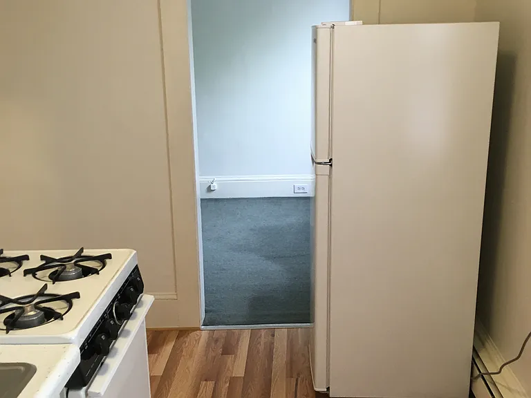 18 Maple St #2 — Photo 3