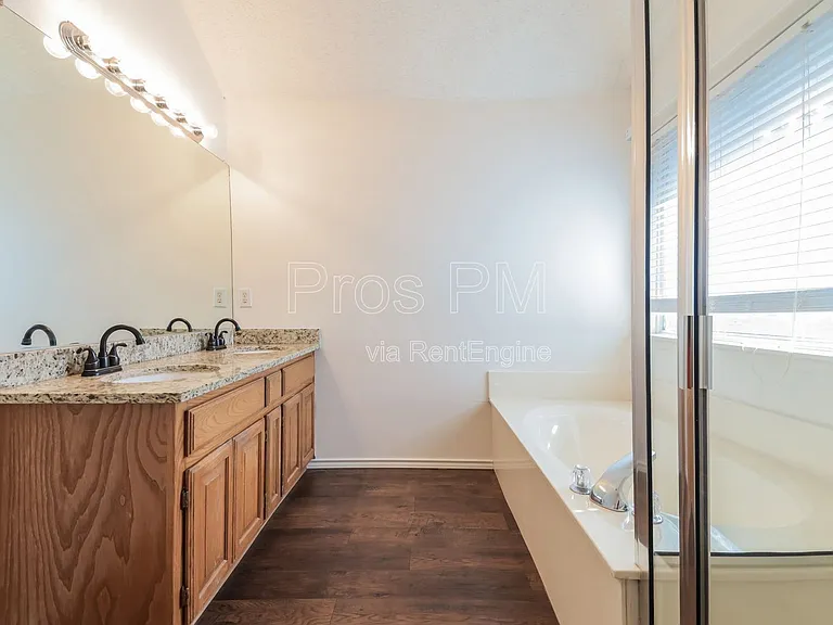 4108 Creekmeadow Dr — Photo 15