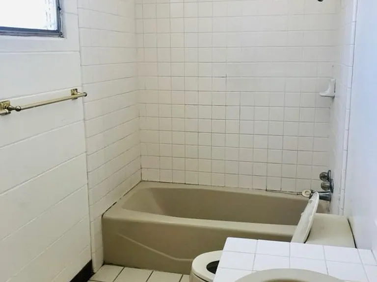 1241 Rycroft St #202 — Photo 9
