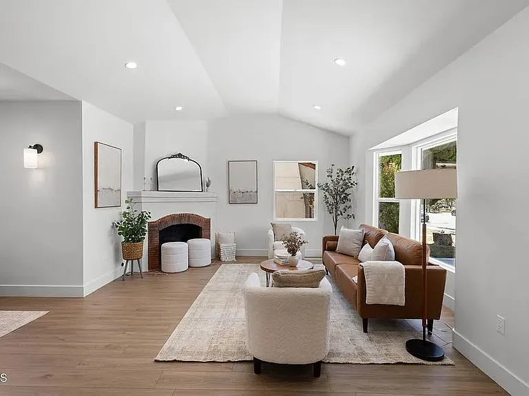 340 Jones St — Photo 14