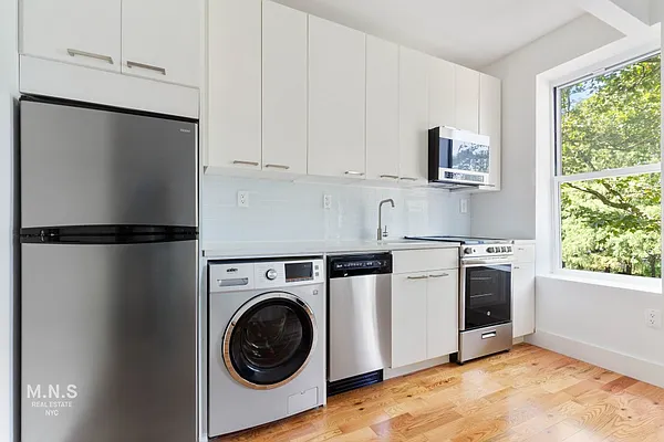 Rented by MNS | media 10