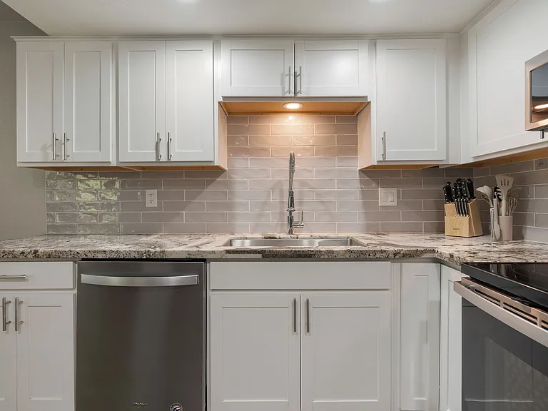 100 Lake Village Dr — Photo 10