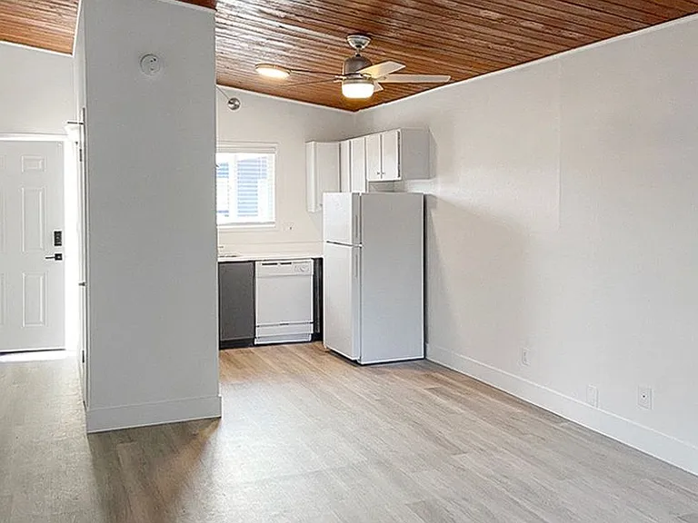 Vose Apartments — Photo 7