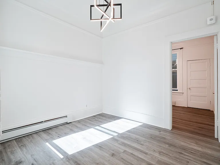 643 Oak St — Photo 10