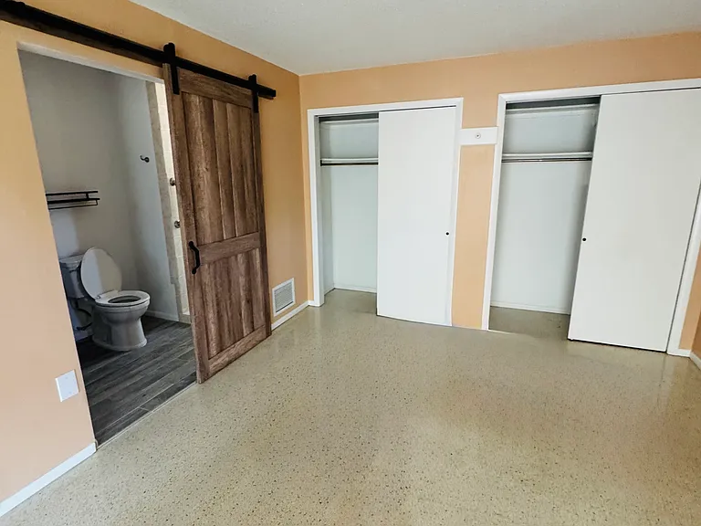 Gladesview Dr — Photo 13