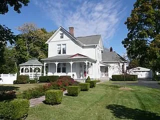 370 W Central Ave photo 1