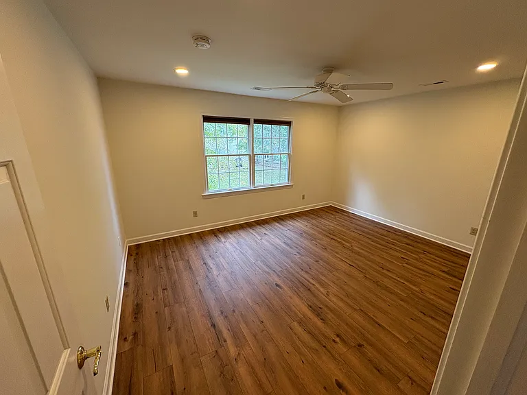 220 Spring House Ln — Photo 7