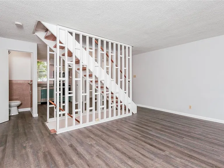 17 Tower Hill Ct — Photo 19