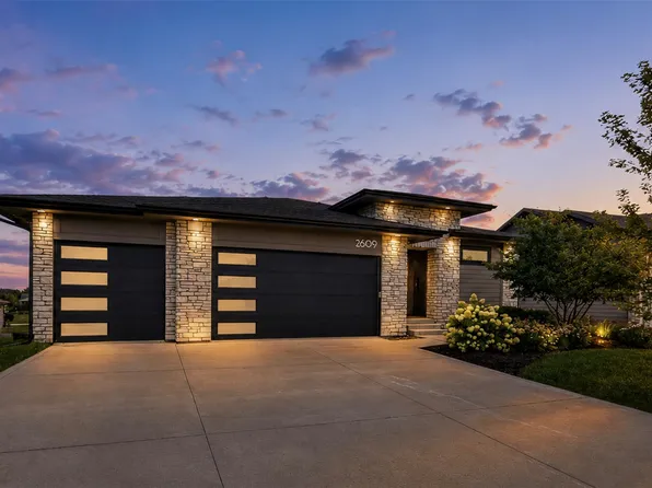 2609 NW Rockwood Ln, Grimes, IA 50111