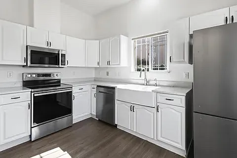 8735 Palomar Ave NE — Photo 6