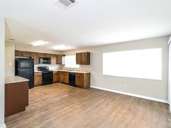 4th image of 4672 Maraldo Ave
