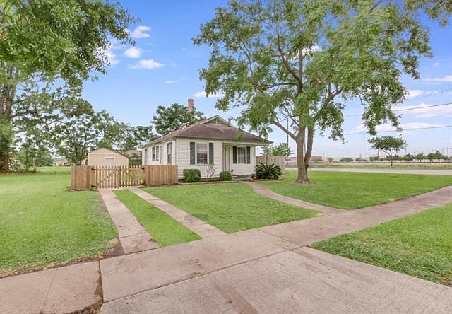 1st image of 1 W Chalmette Cir