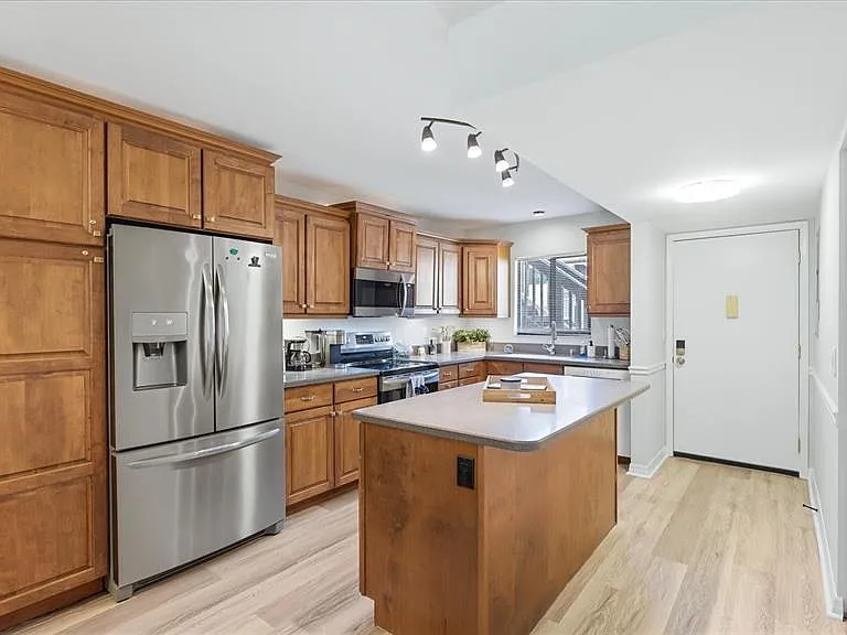 1640 Stickney Point Rd #40-101 — Photo 3
