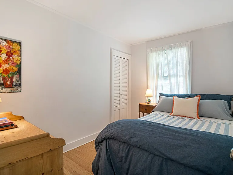 150 Edgemere Dr — Photo 5