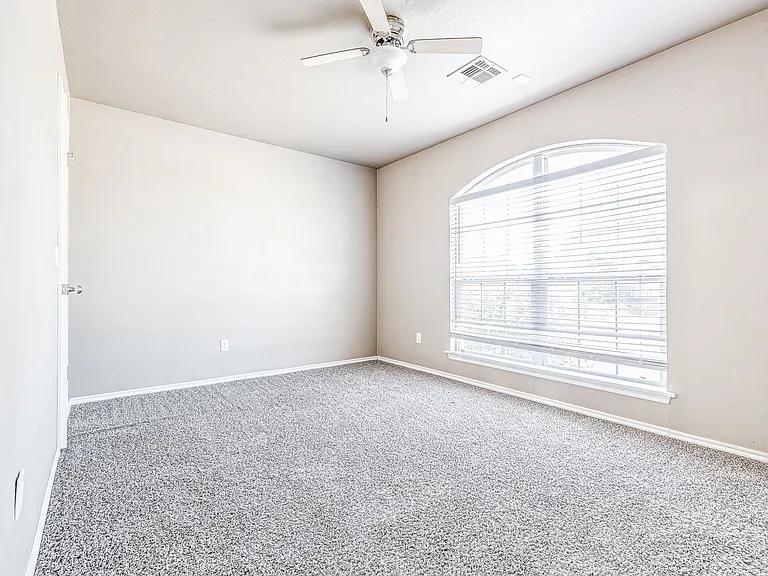 1104 Westridge Dr — Photo 15