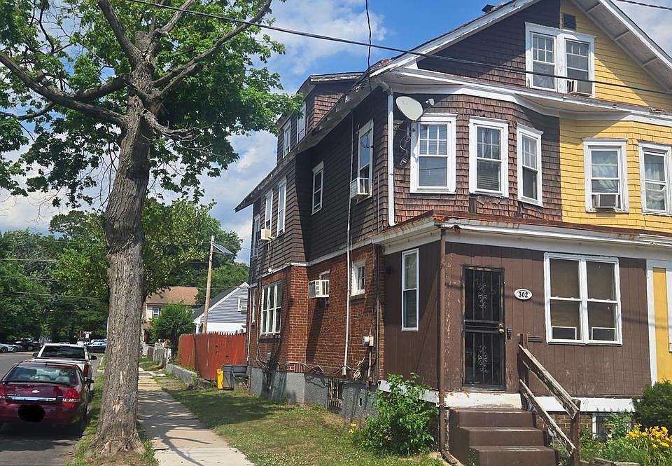 2nd image of 302 Cleveland Ave