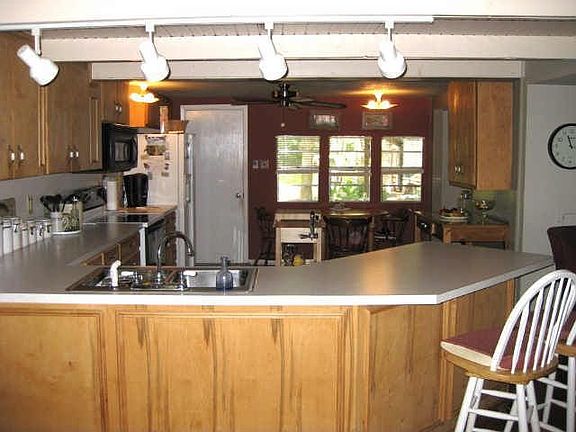 4th image of 99 Meadow Ln