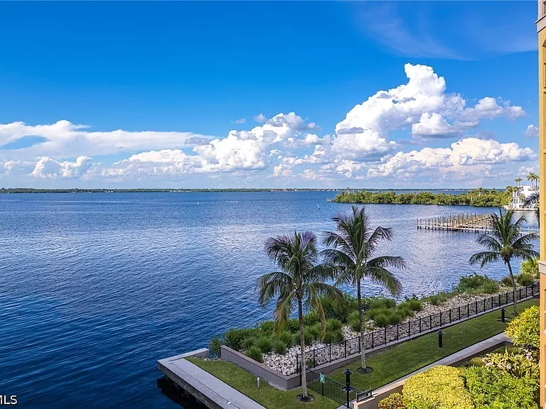 2825 Palm Beach Blvd #401 — Photo 8