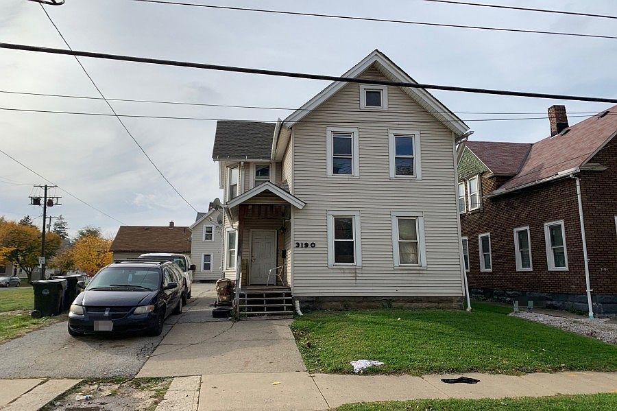 1st image of 3190 W 41st St