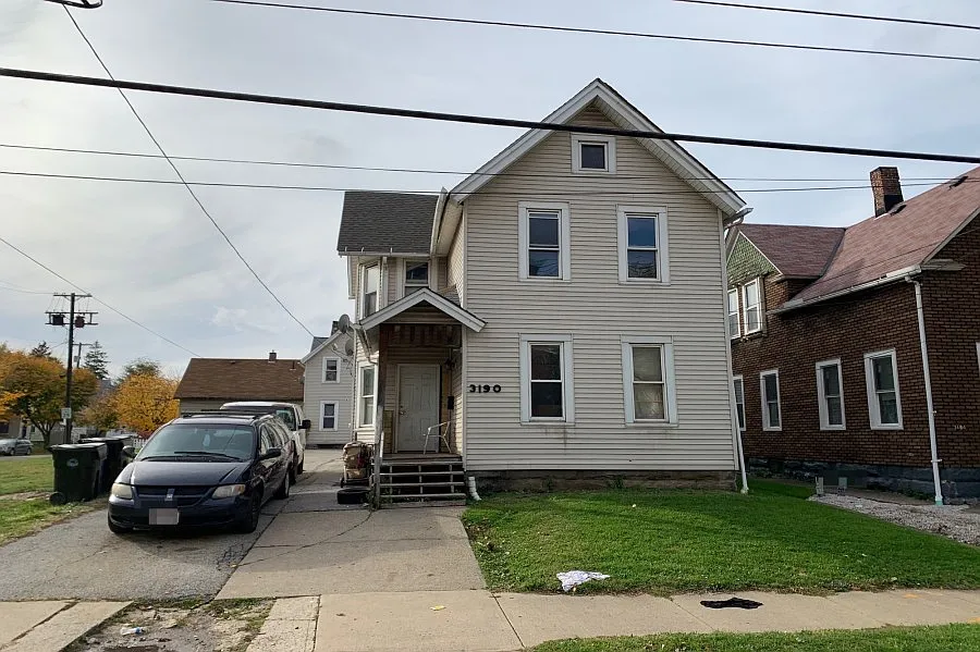 3190 W 41st St photo 1