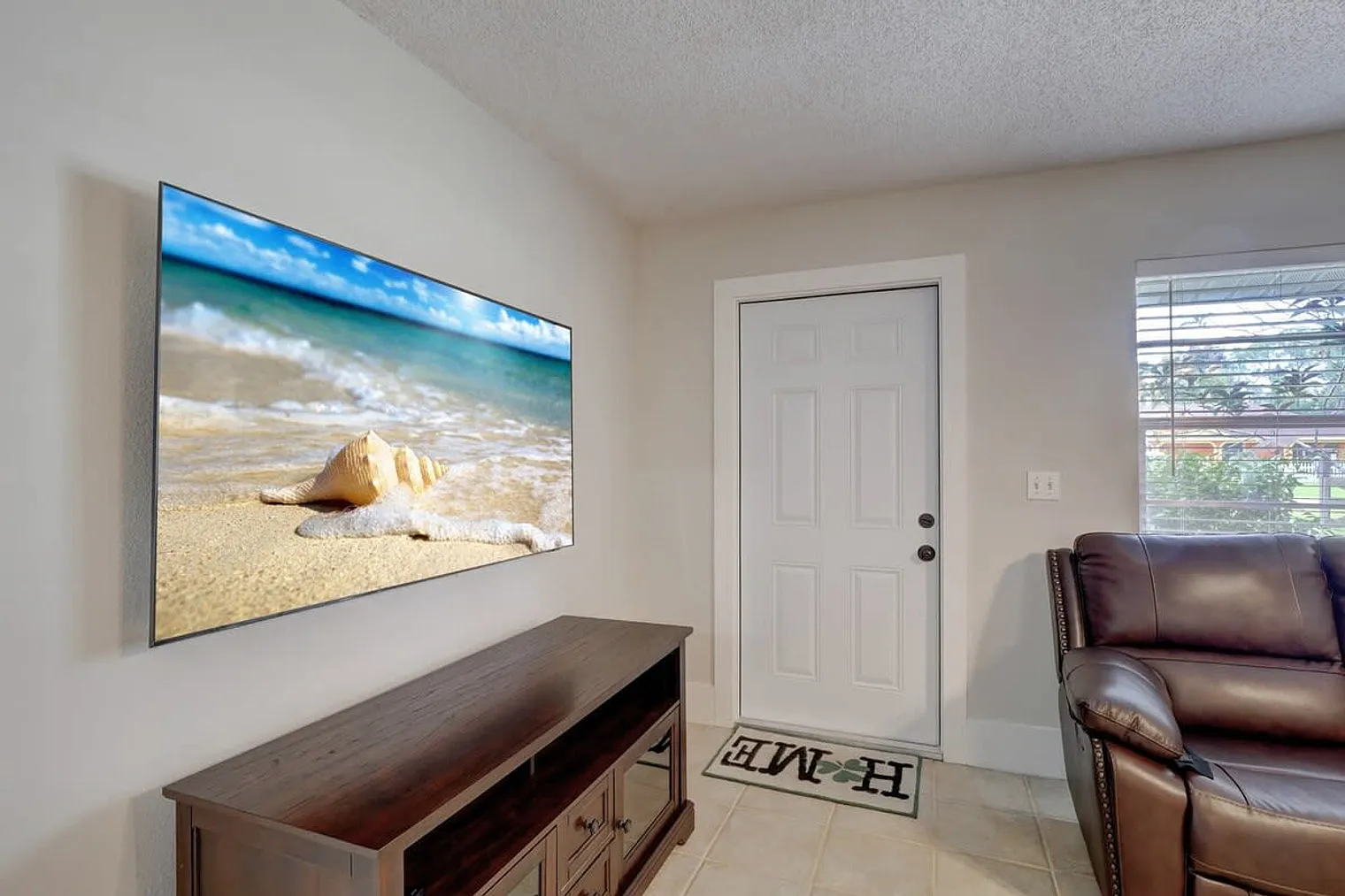 2 bed, 1.0 bath, 818 sqft, $3,599 — Photo 2