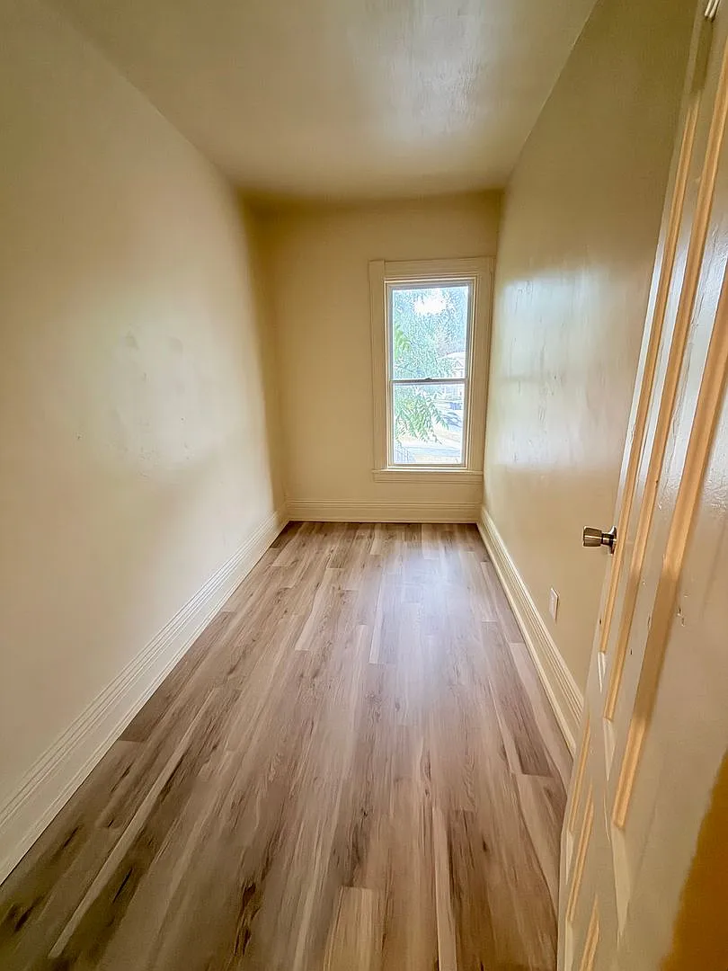 1221 Butternut Street — Photo 4