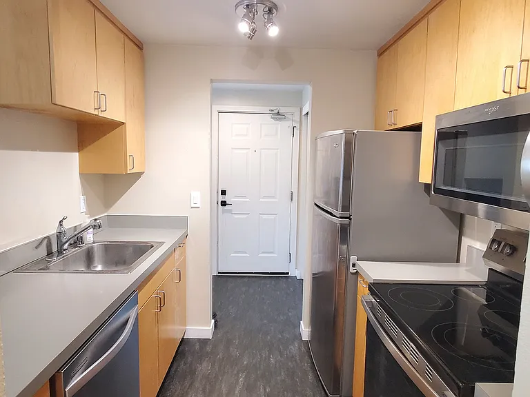 4111 Whitman Ave N #404 — Photo 10