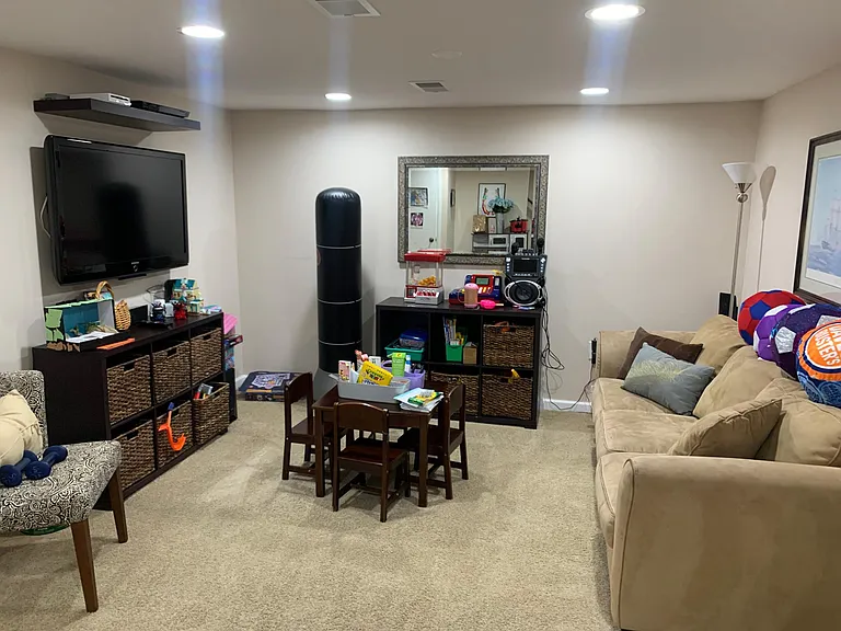 Basement (half finished/half unfinished)