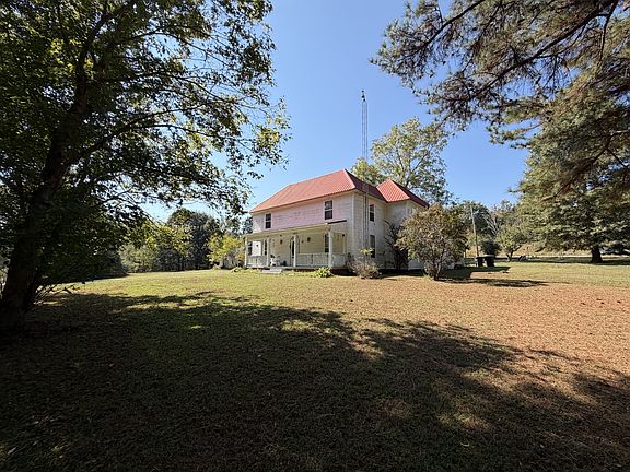 3rd image of 611 Tumbling Creek Rd