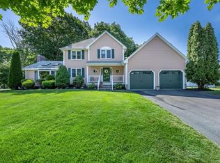 2 Pheasant Hill Ln, Methuen, MA 01844