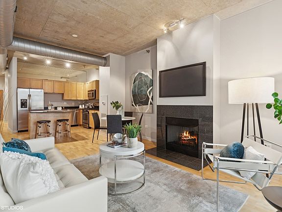 4th image of 700 N Larrabee St #802