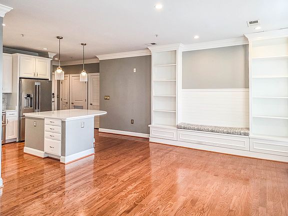 4th image of 1023 N Royal St Unit 302