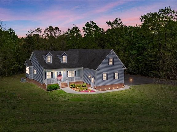 2nd image of 122 Beagle Run Dr