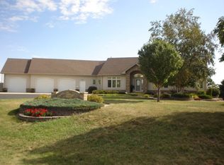 2004 21st St NW, Minot, ND 58703