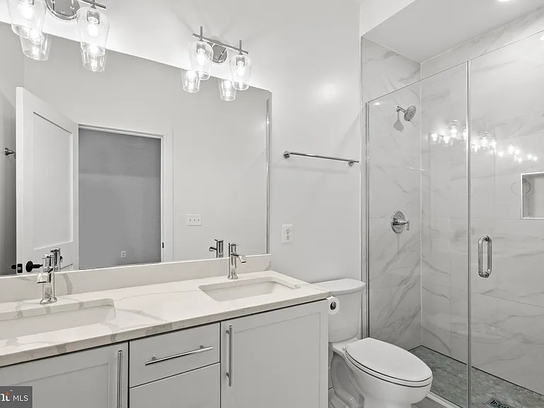 1130 Penn St NE #6 — Photo 11