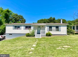 202 Hedrick Dr, Petersburg, WV 26847