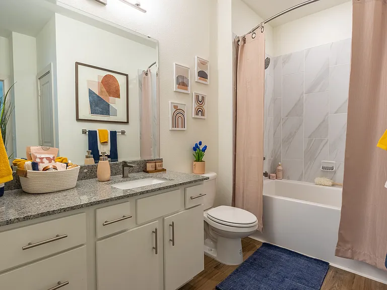 Home at Waller — Photo 14