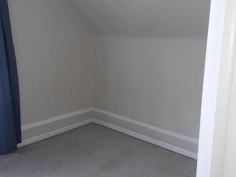upper bedroom #2