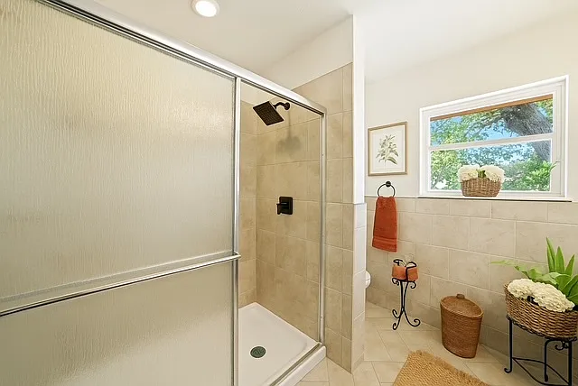 1421 Lake Shore Dr — Photo 6