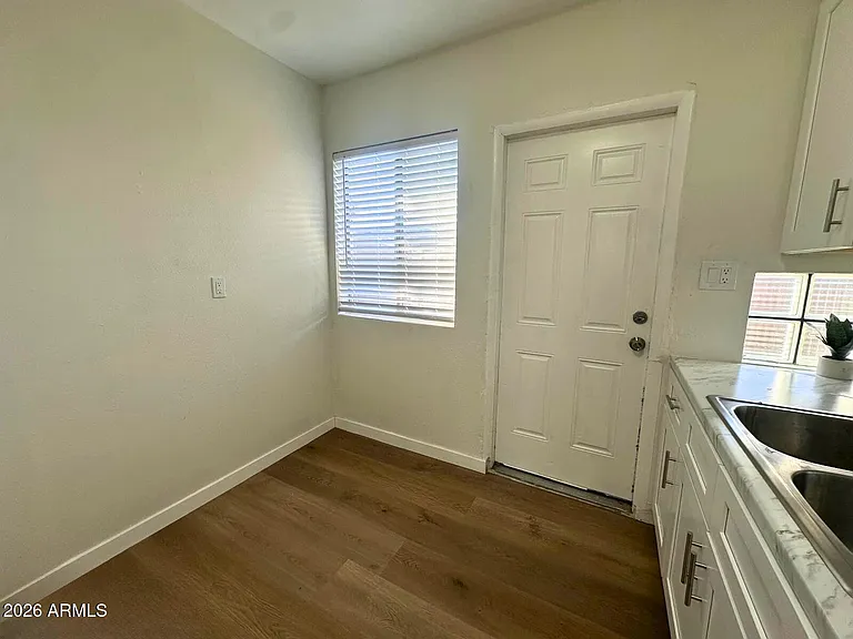 3927 N Longview Ave #2 — Photo 12