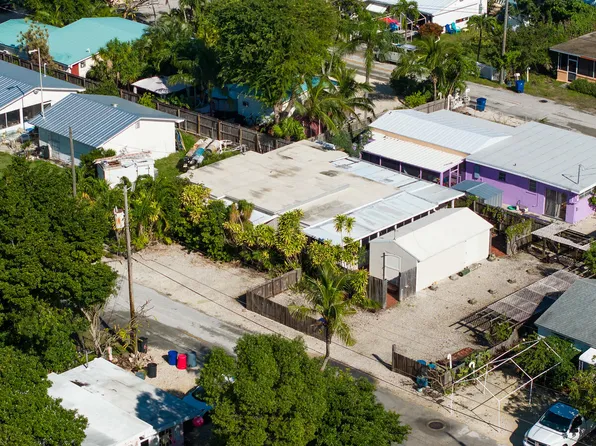 7 Hibiscus Dr, Key Largo, FL 33037