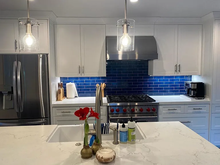 250 Avenida Monterey — Photo 23