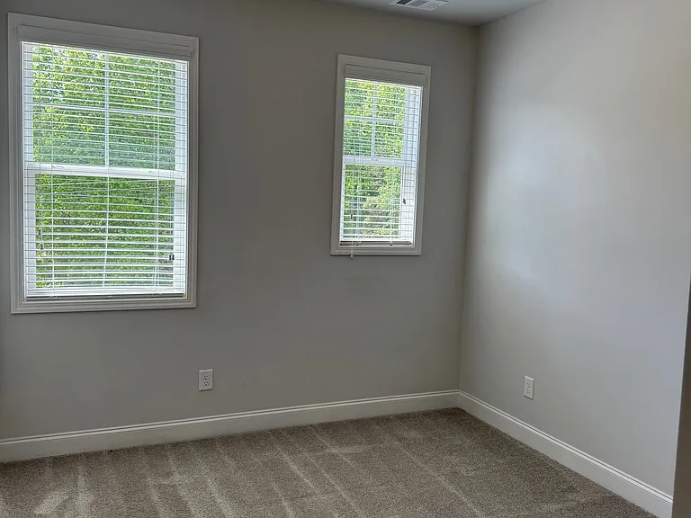 1202 Ainsworth Aly — Photo 14