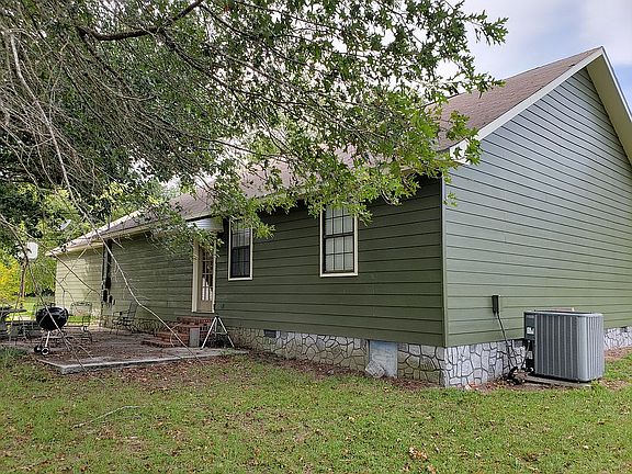 3rd image of 350 Horse Shoe Dr