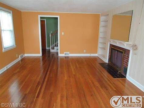 3rd image of 1071 Bellway Ave